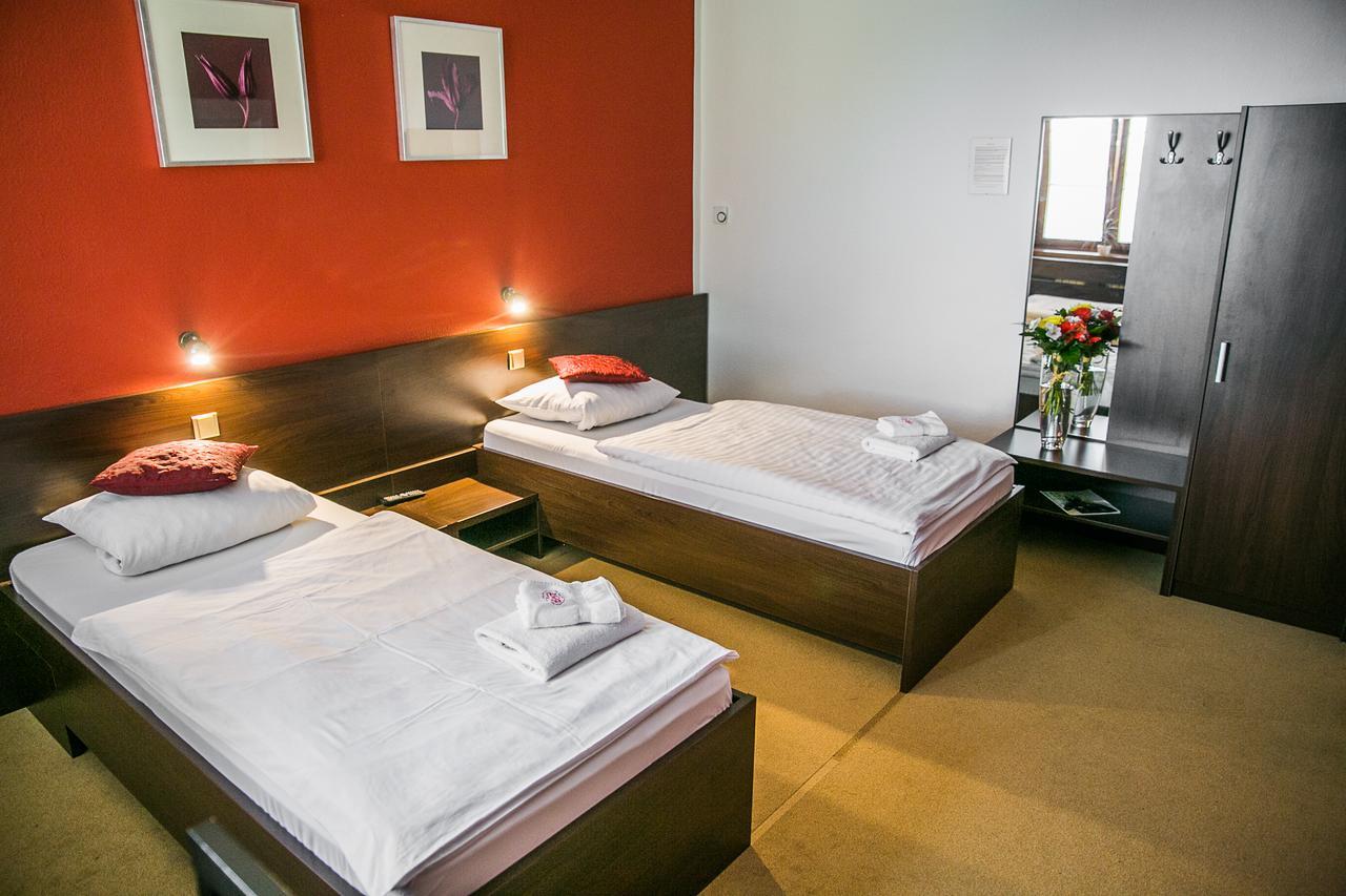 Hotel Best Ostrava Buitenkant foto