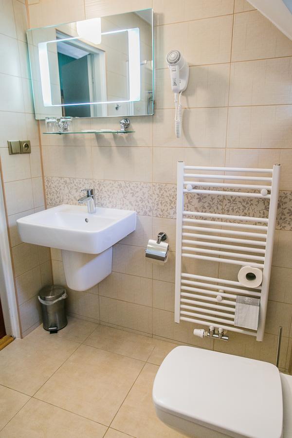 Hotel Best Ostrava Buitenkant foto