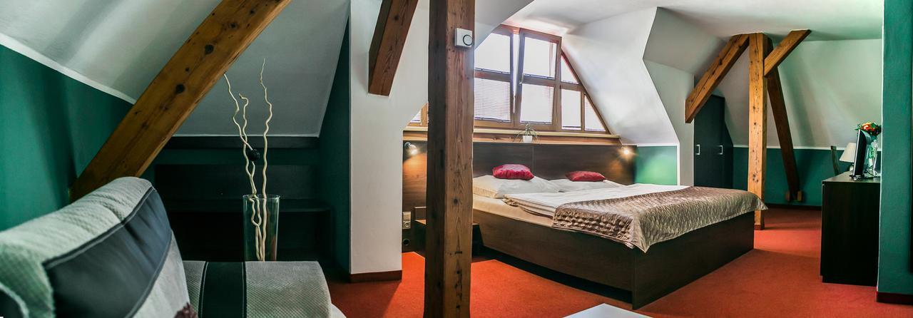 Hotel Best Ostrava Buitenkant foto